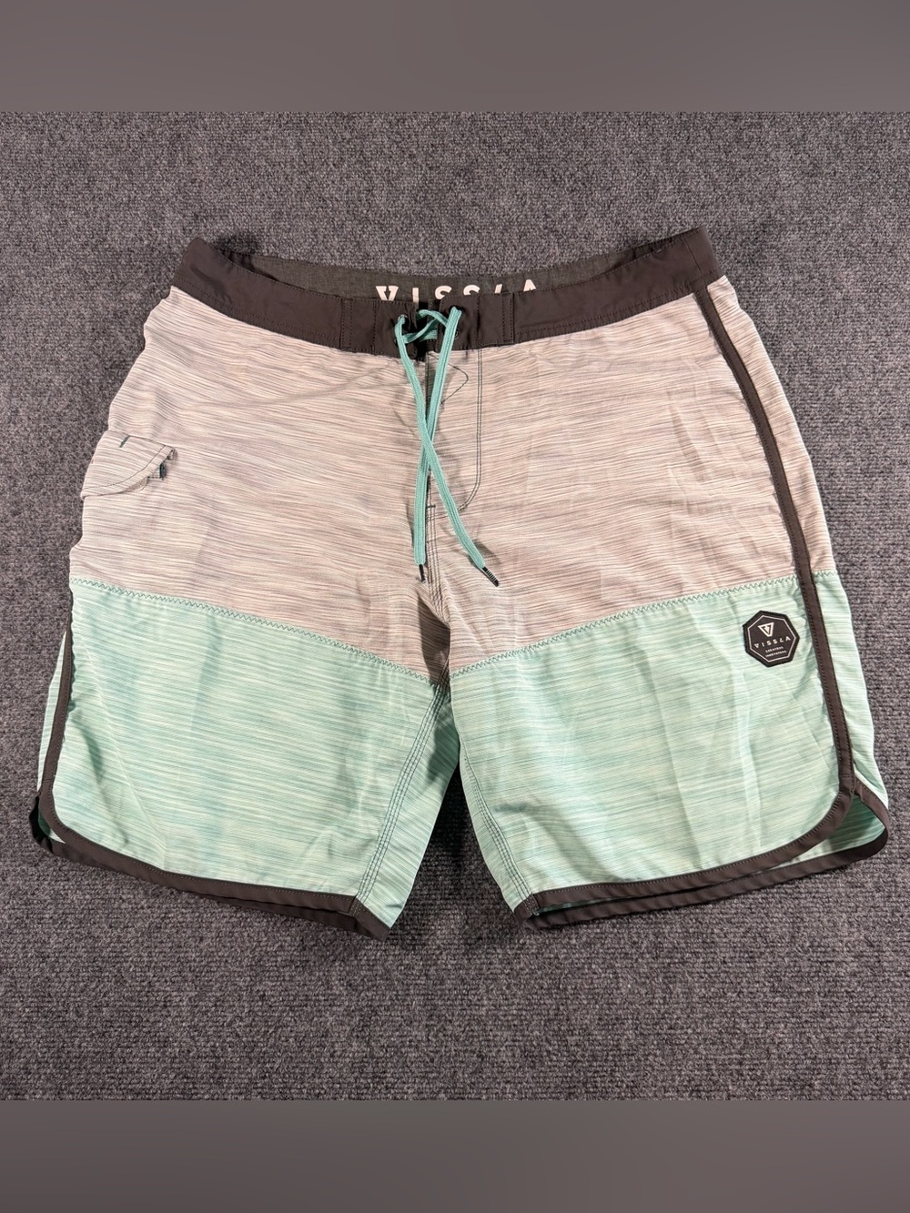 Vissla Men's Board Shorts Teal/ Gray Size 36 Beach Swimsuit Cruise Coastal Surf